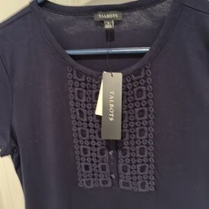Talbots T-shirt With EmbroideredNeckline Size S NWT